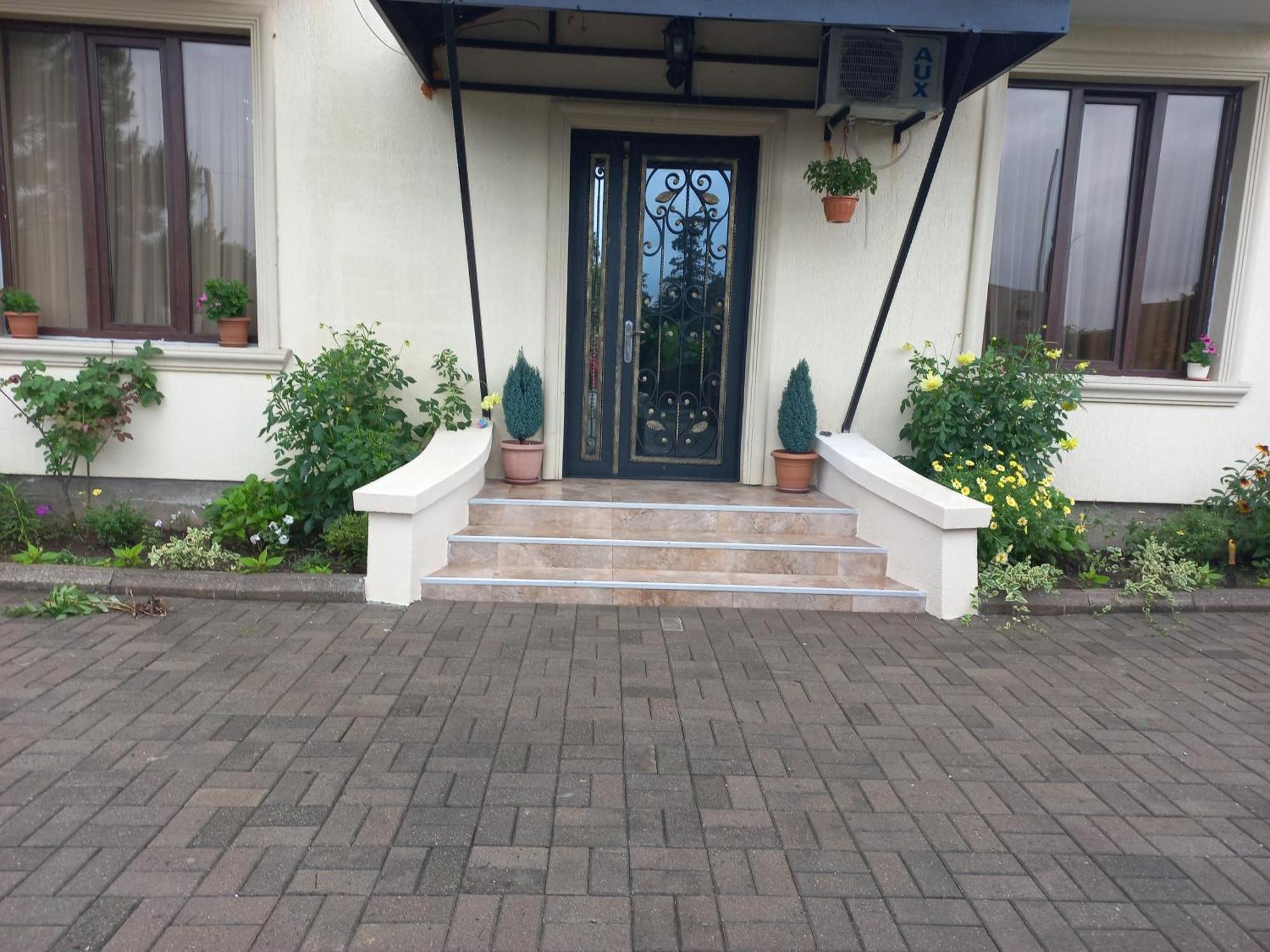 Mate'S Guest House Kobuleti Ngoại thất bức ảnh