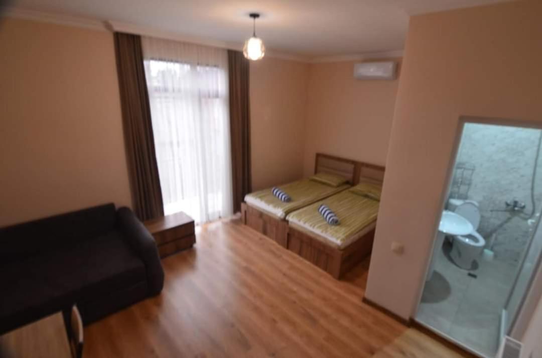 Mate'S Guest House Kobuleti Ngoại thất bức ảnh